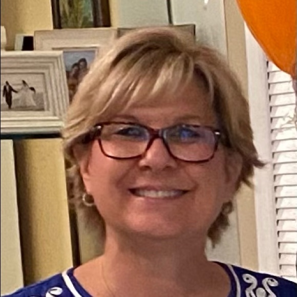 Meet your Posher, Lisa - Picture 1 of 1